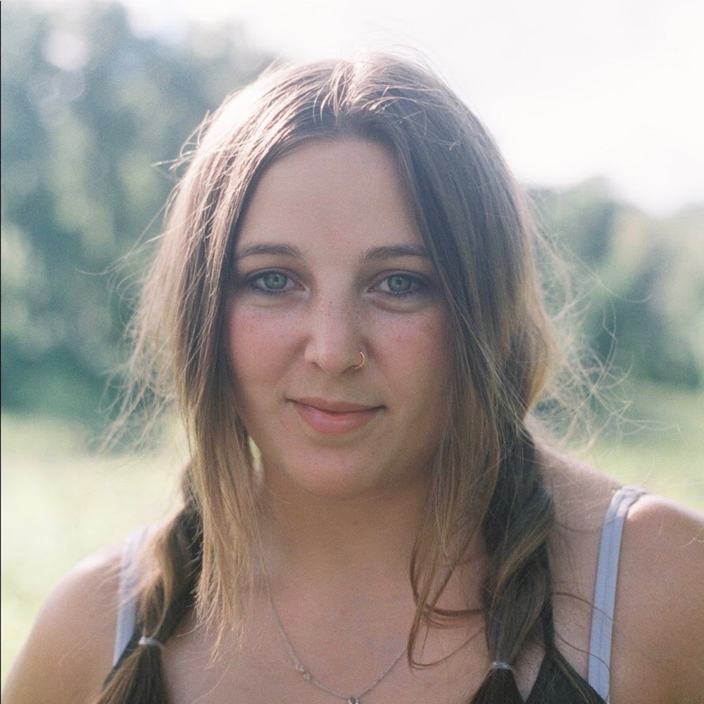 Meet your Posher, Alyssa